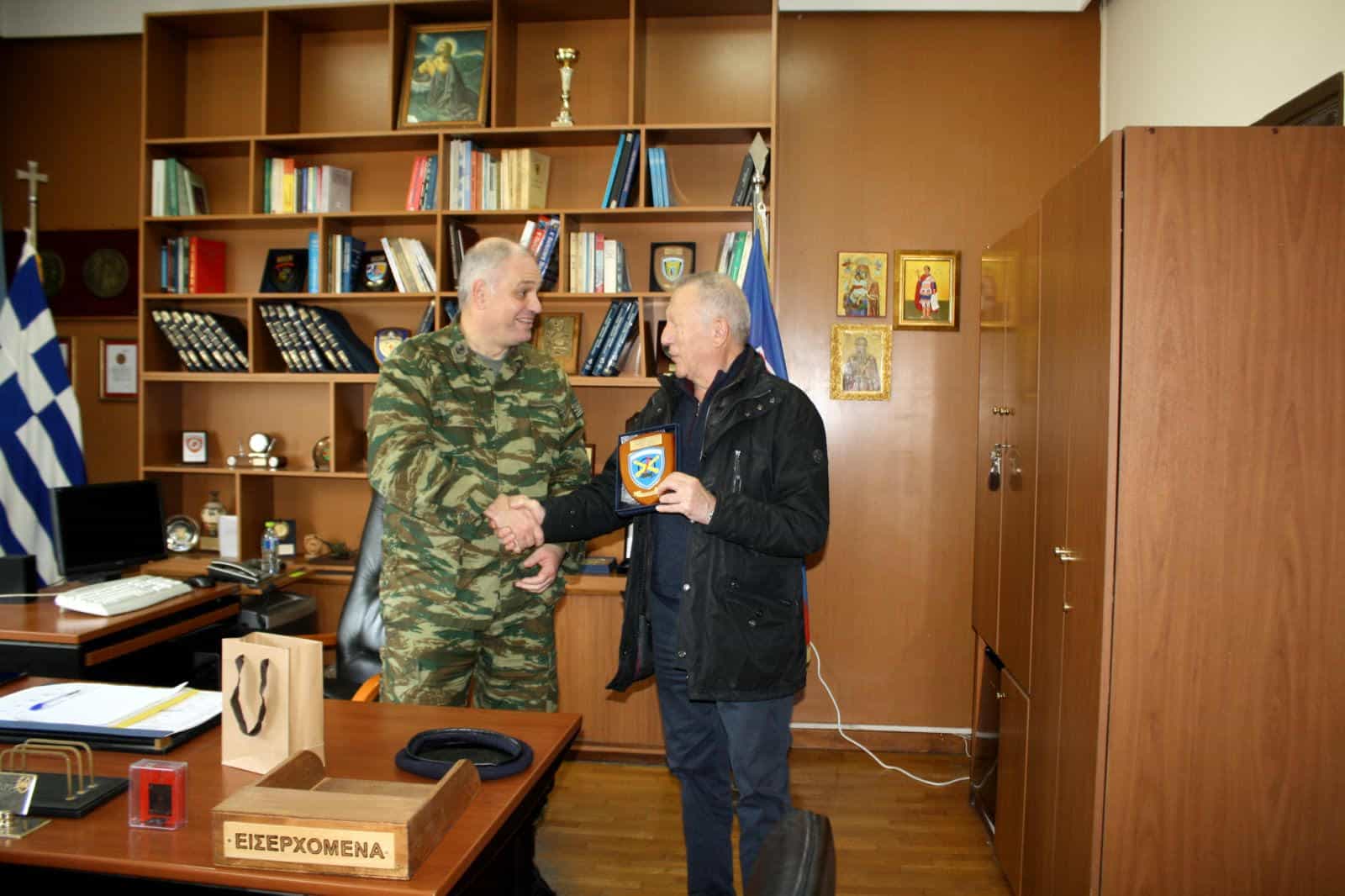 1 από 201 Περιοδεία Κλιμάκιου του ΚΚΕ με επικεφαλή το Θανάση Παφίλη στο 303 ΠΕΒ