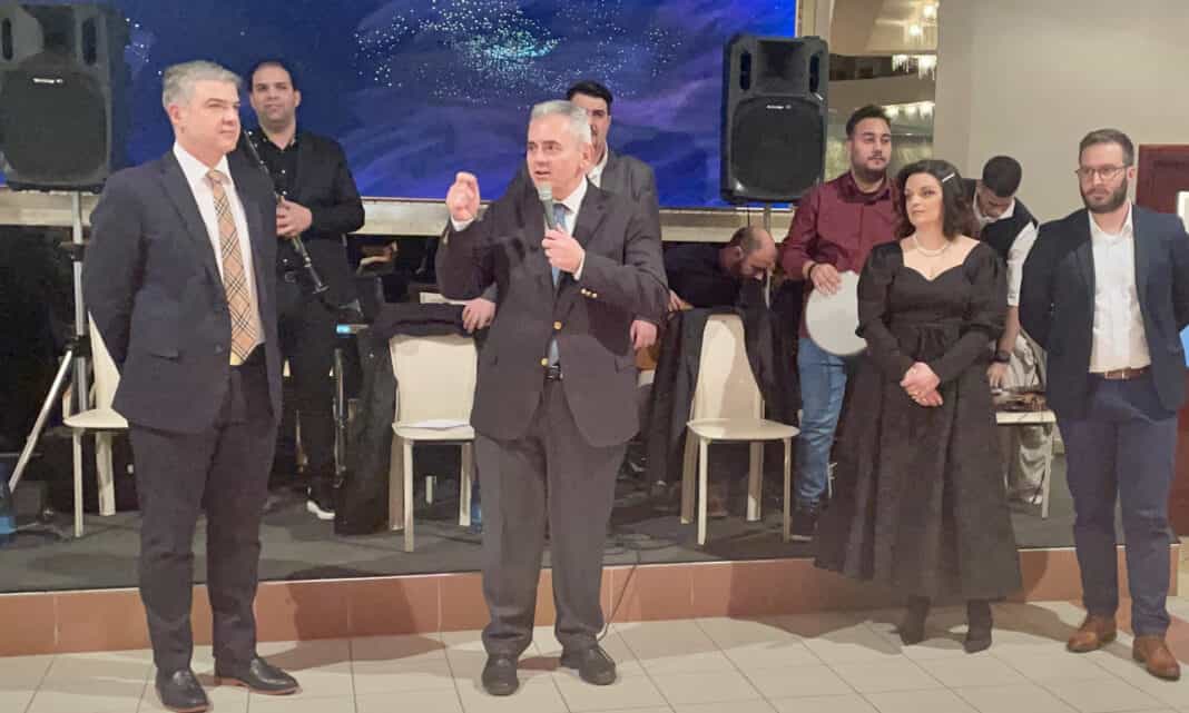 ΜΑΞΙΜΟΣ ΧΑΡΑΚΟΠΟΥΛΟΣ ΣΤΟΝ ΧΟΡΟ ΤΩΝ ΣΜΙΞΙΩΤΩΝ