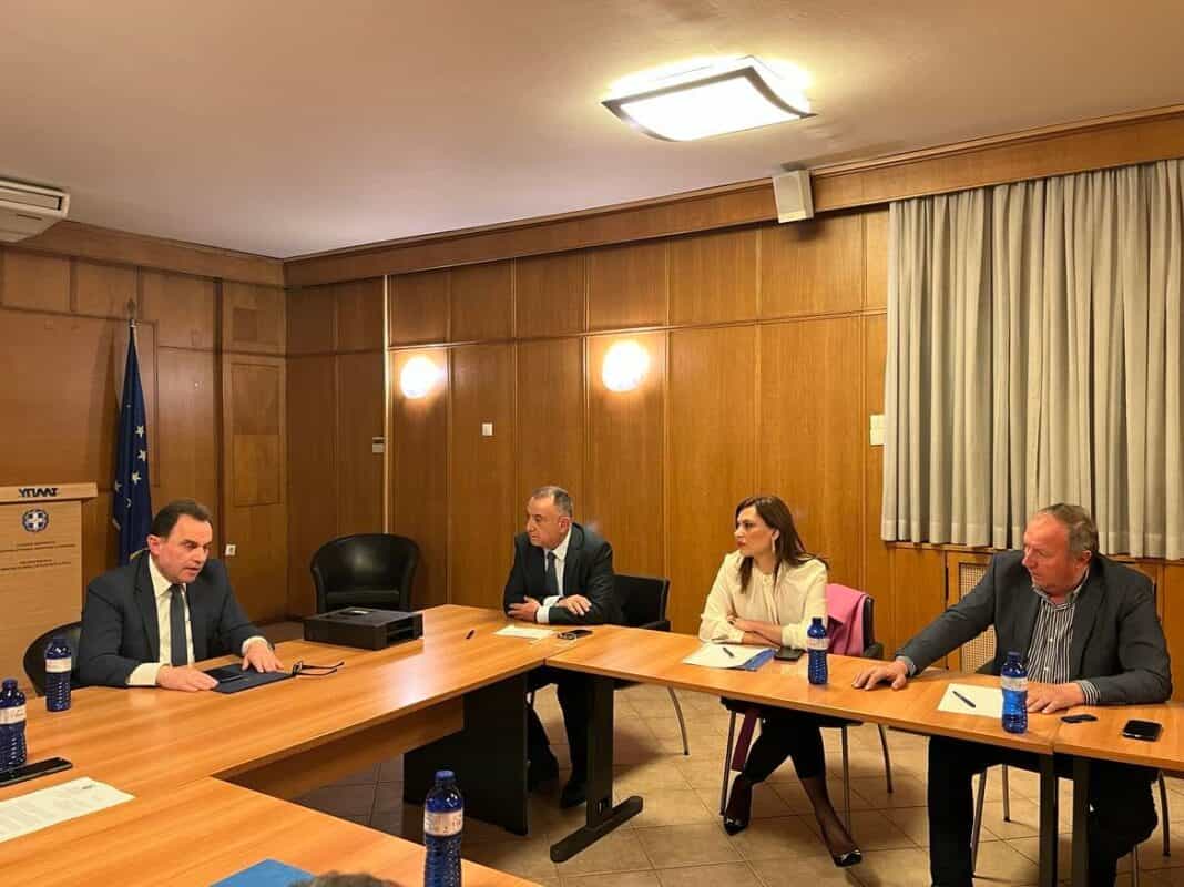 Στέλλα Μπίζιου για τις αποζημιώσεις σε αχλάδια και οινοποιήσιμα σταφύλια