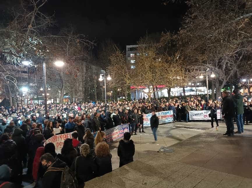 Λάρισα: Μεγάλη κινητοποίηση φορέων για το «προδιαγεγραμμένο έγκλημα» στα Τέμπη