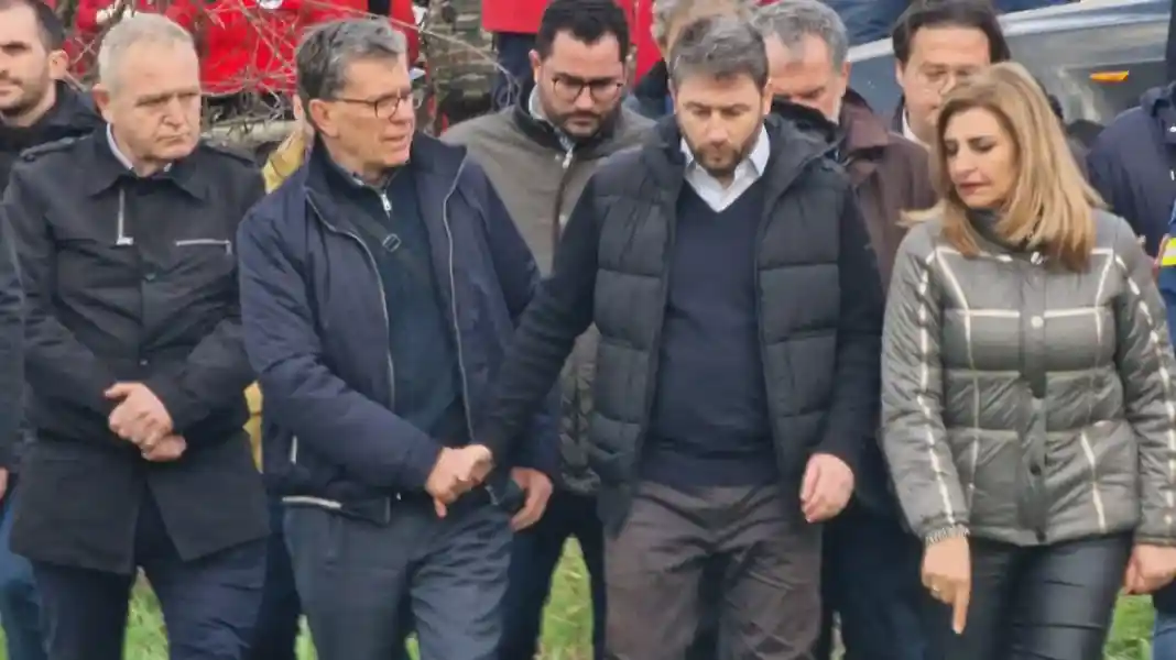 Σύγκρουση τρένων στη Λάρισα - Ανδρουλάκης