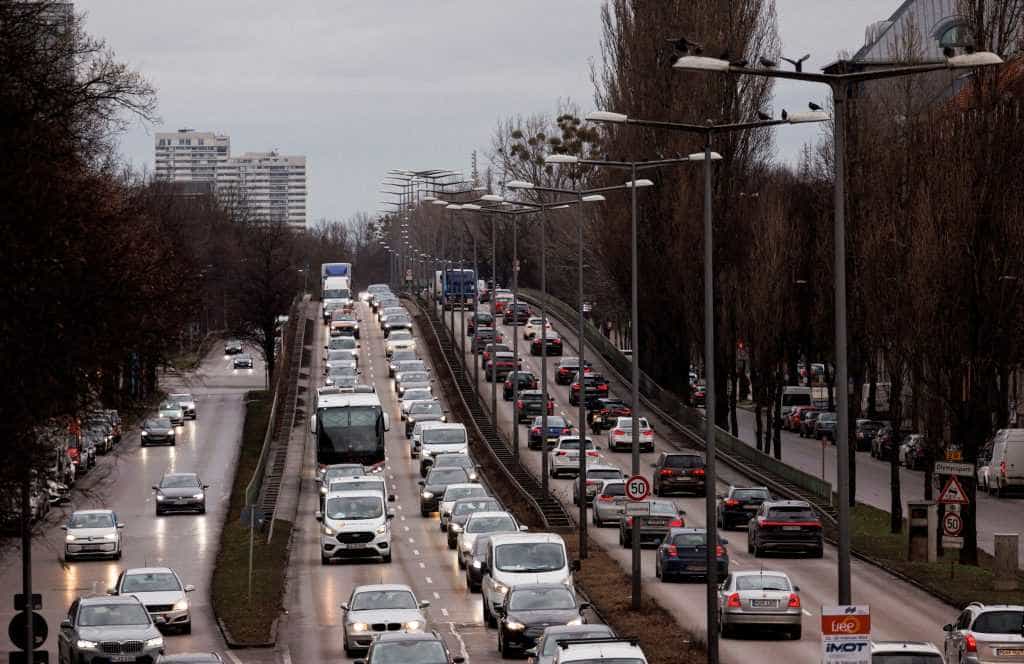 Οι νομοί της Ελλάδας με τα περισσότερα αυτοκίνητα σε κυκλοφορία