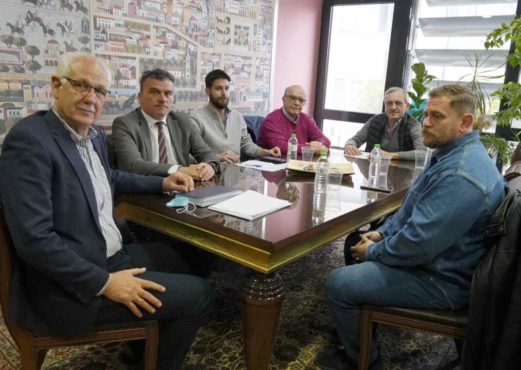 Συνάντηση δημάρχου με επικεφαλής παρατάξεων για θέματα ΟΣΕ