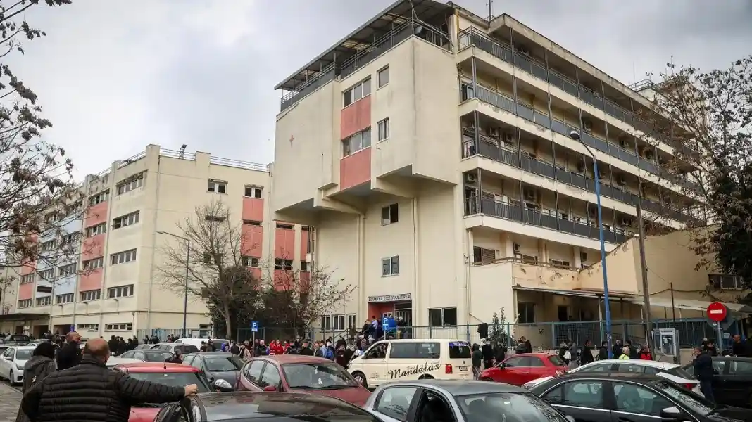 Παραμένουν στη ΜΕΘ τέσσερις τραυματίες