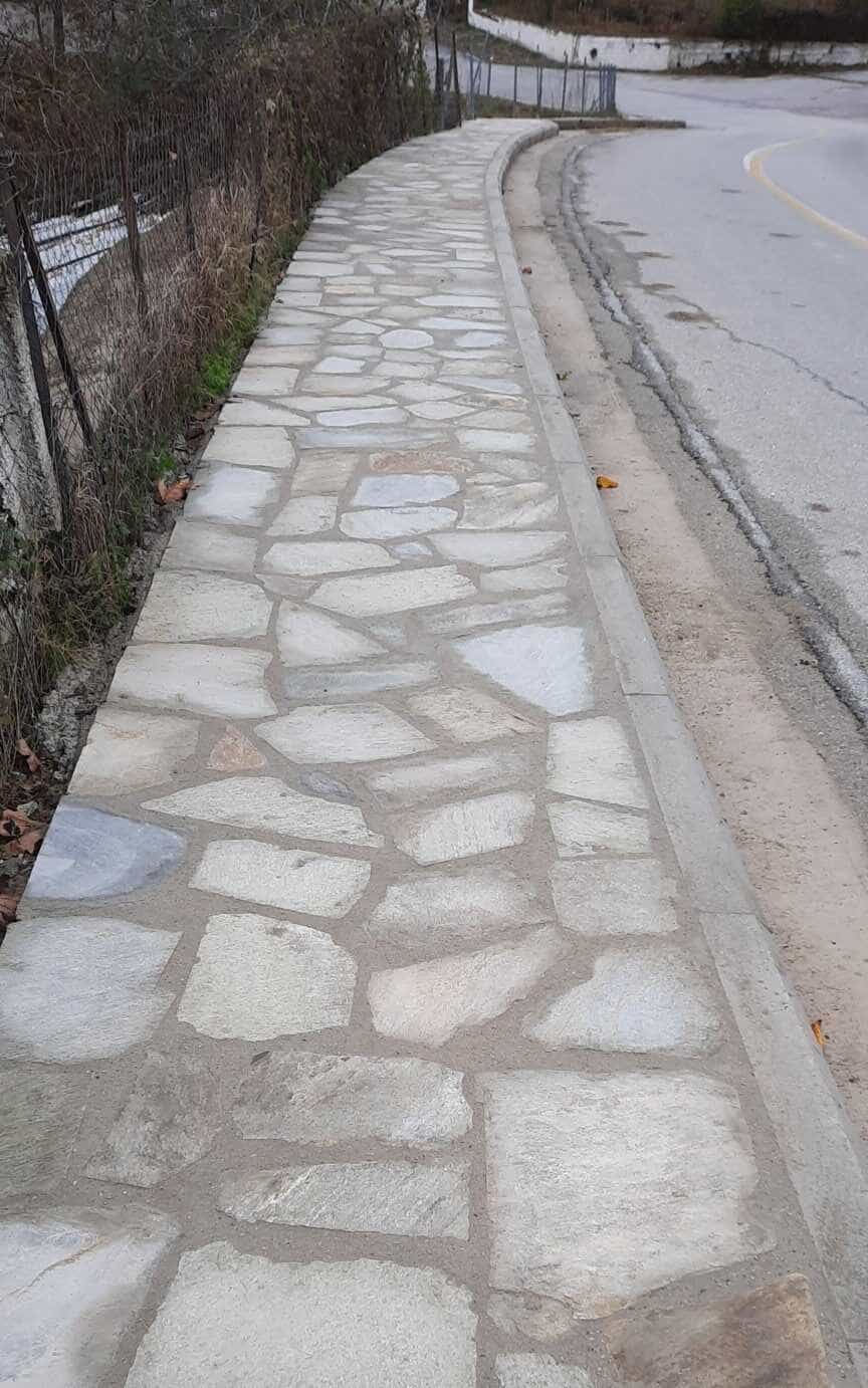 Δήμος Ελασσόνας: Νέα πεζοδρόμια στη Σκαμνιά