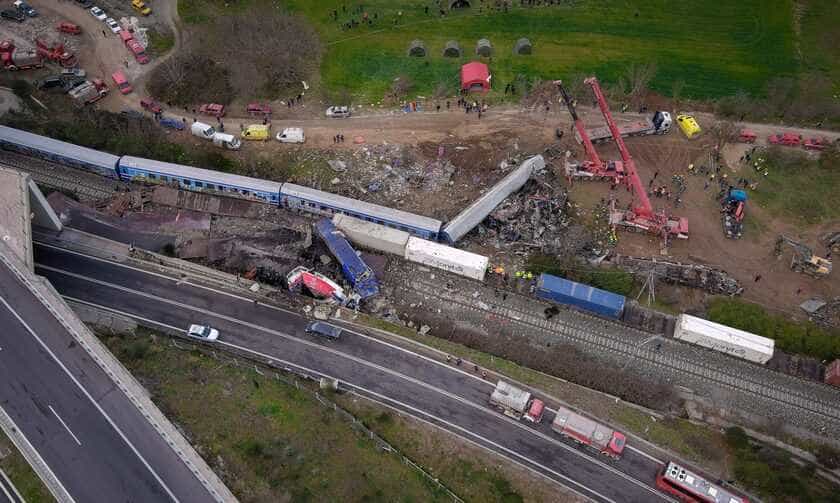 Μπάζωμα στο χώρο του δυστυχήματος των Τεμπών