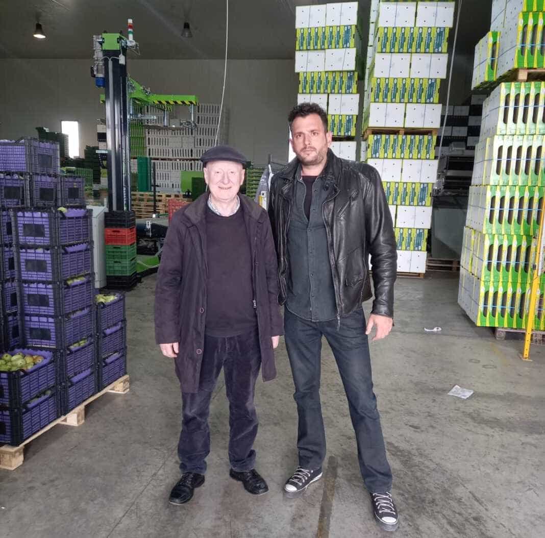 Περιοδεία κλιμάκιο του ΚΚΕ με επικεφαλής τον υποψήφιο βουλευτή Αστεριο Τσικριτσή, στον αγροτικό συνεταιρισμό ΑΣΕΠΟΠ Τυρνάβου