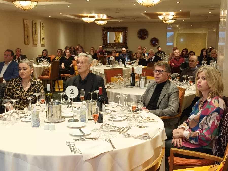 Ο Κύπρος «κλείνει το μάτι» σε Λάρισα και Ελλάδα για να την επισκεφτούν