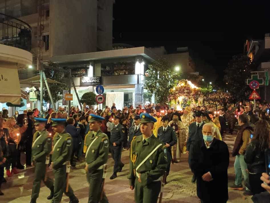 Στην κεντρική πλατεία οι 6 Επιτάφιοι της Λάρισας