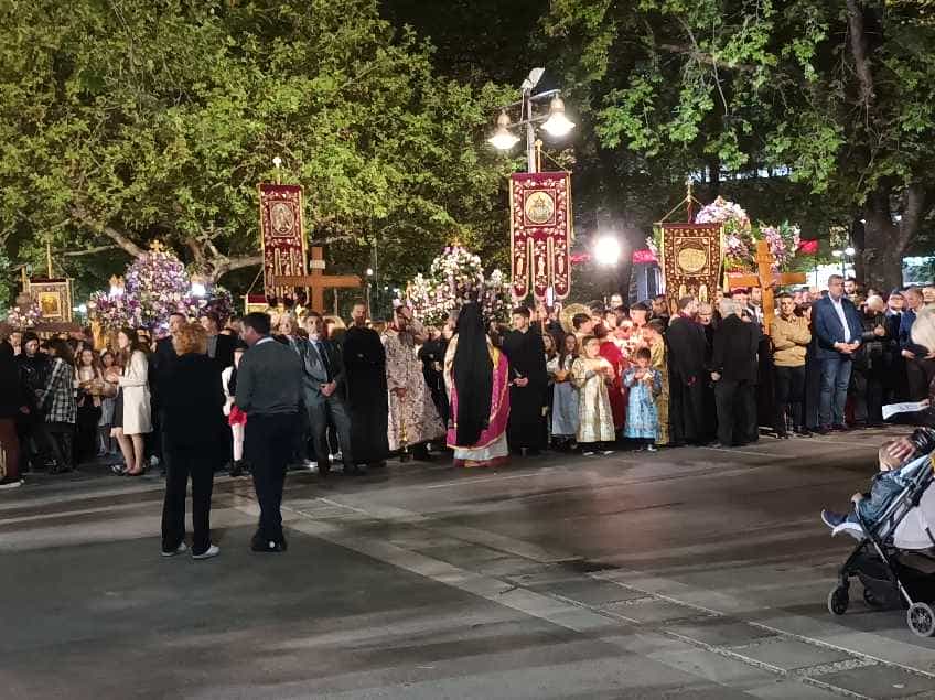Στην κεντρική πλατεία οι 6 Επιτάφιοι της Λάρισας
