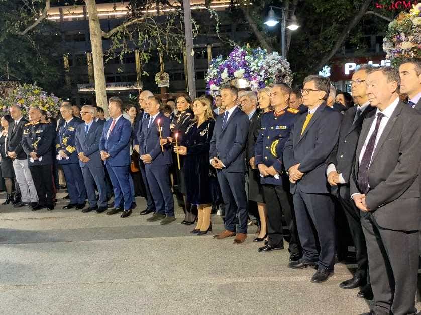 Στην κεντρική πλατεία οι 6 Επιτάφιοι της Λάρισας