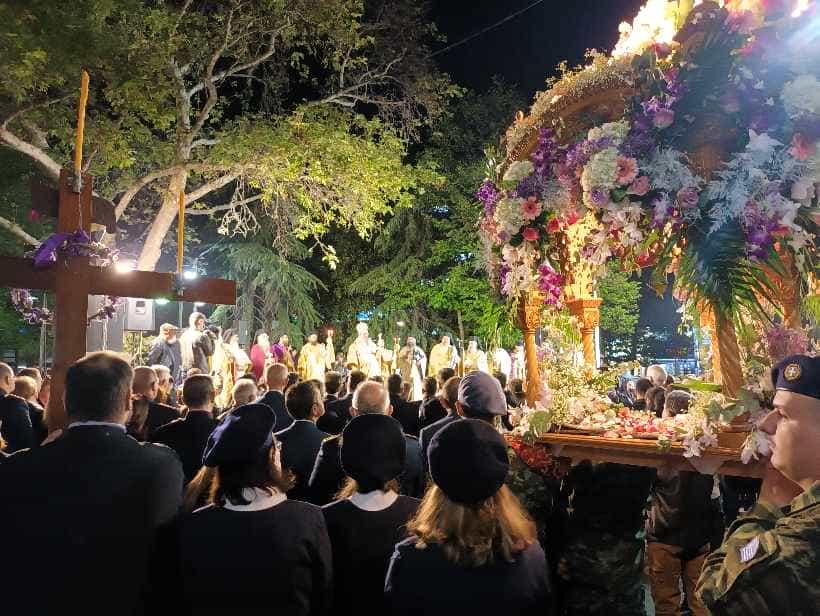 Στην κεντρική πλατεία οι 6 Επιτάφιοι της Λάρισας