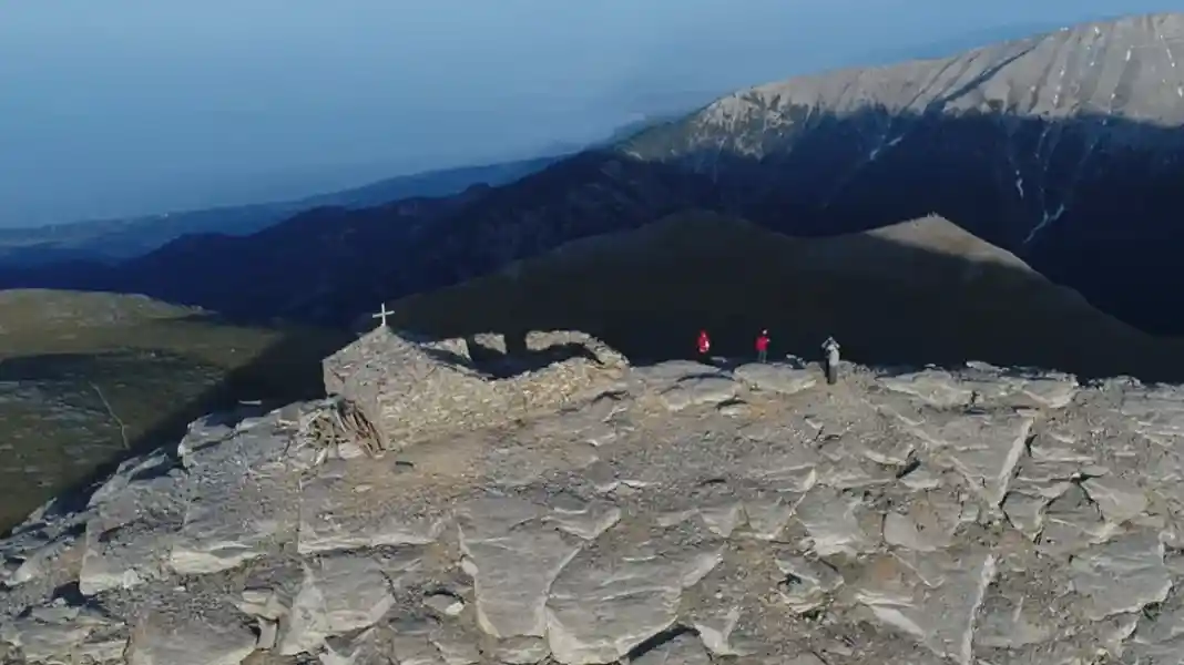 profitis_ilias_olympus εξωκκλήσι του Προφήτη Ηλία στον Όλυμπο σε υψόμετρο 2.803 μέτρων