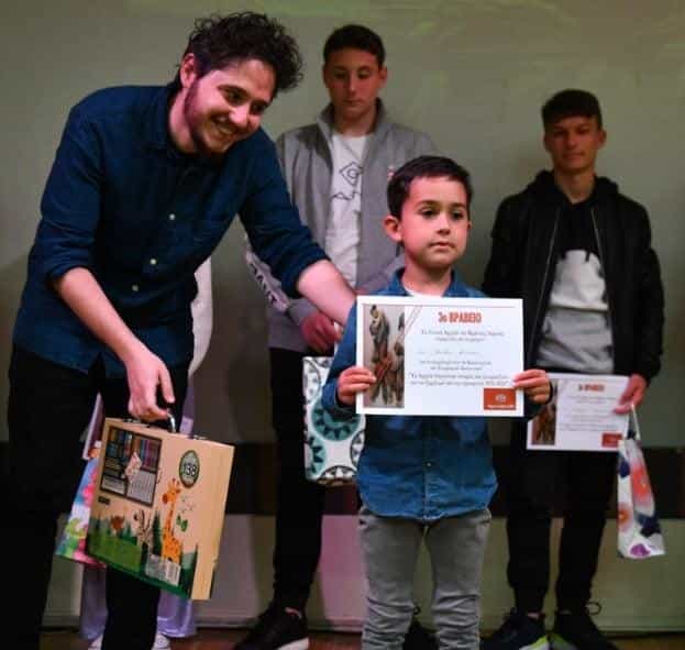 Βράβευση μαθητή των ΚΔΑΠ του Δήμου Λαρισαίων στον 4 ου μαθητικό  καλλιτεχνικό και συγγραφικό διαγωνισμό των ΓΑΚ Λάρισας