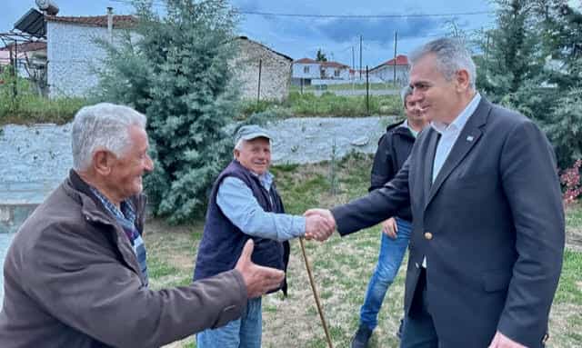 ΜΑΞΙΜΟΣ ΧΑΡΑΚΟΠΟΥΛΟΣ ΑΠΟ ΤΑ ΚΑΛΥΒΙΑ ΕΛΑΣΣΟΝΑΣ: