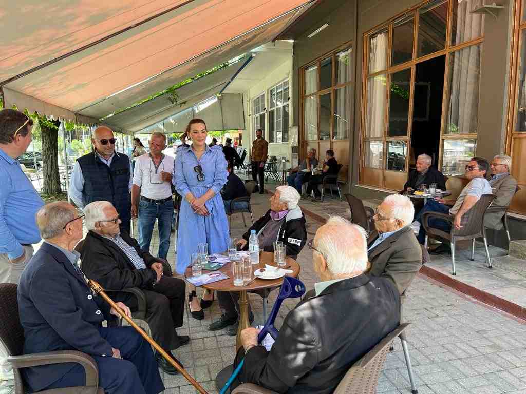 Στέλλα Μπίζιου περιοδεία σε χωριά της Ελασσόνας