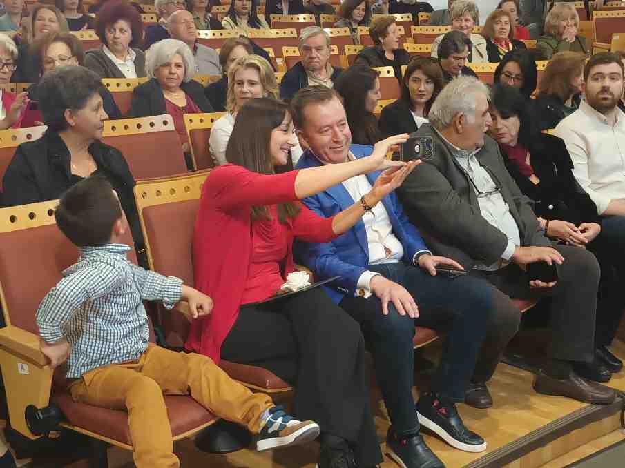 Ε. Κουντουρά από Λάρισα