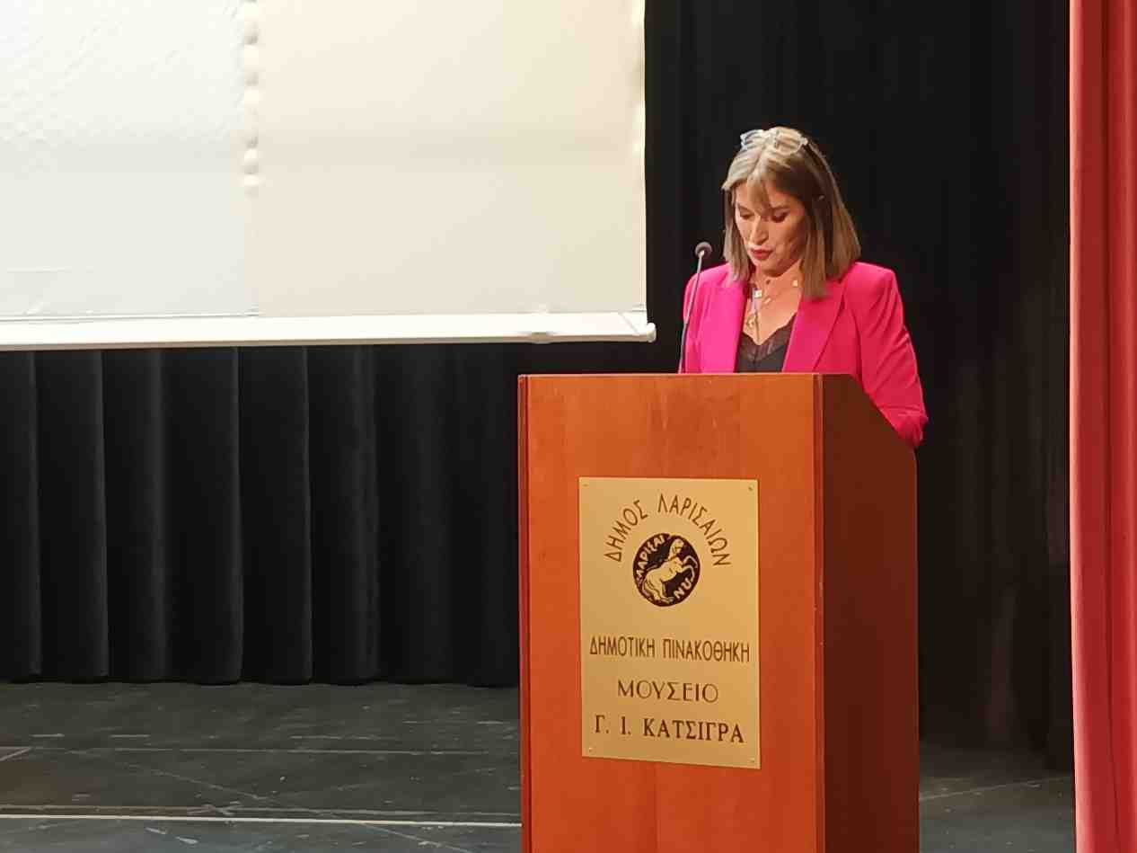 Ε. Κουντουρά από Λάρισα