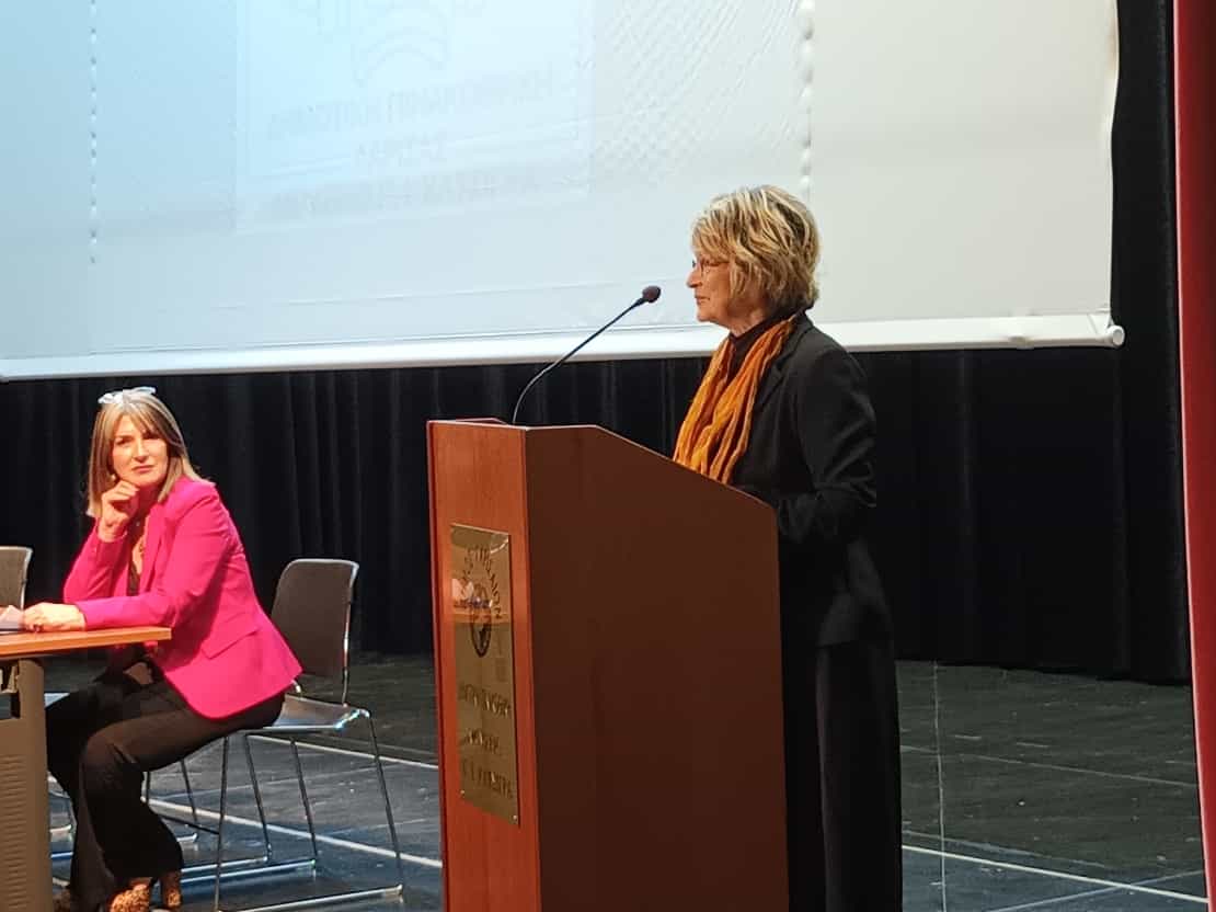 Ε. Κουντουρά από Λάρισα