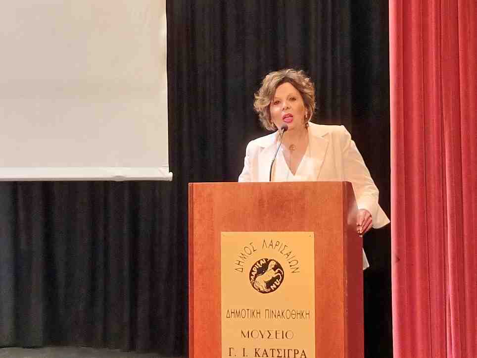 Ε. Κουντουρά από Λάρισα