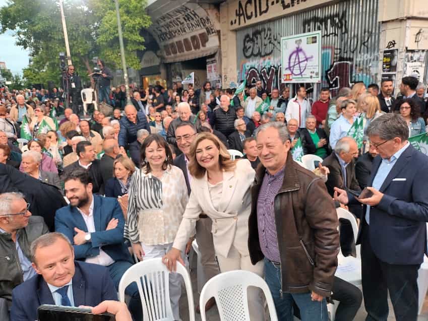 Ανδρουλάκης από Λάρισα