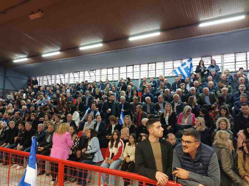 Ασφυκτικά γεμάτο το Στάδιο Αλκαζάρ για τον Χρήστο Καπετάνο