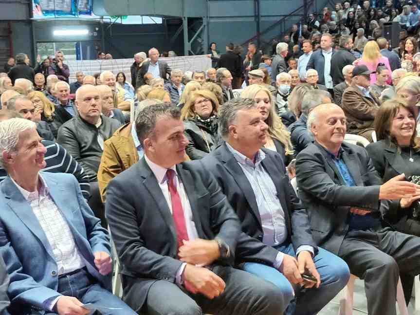 Ασφυκτικά γεμάτο το Στάδιο Αλκαζάρ για τον Χρήστο Καπετάνο