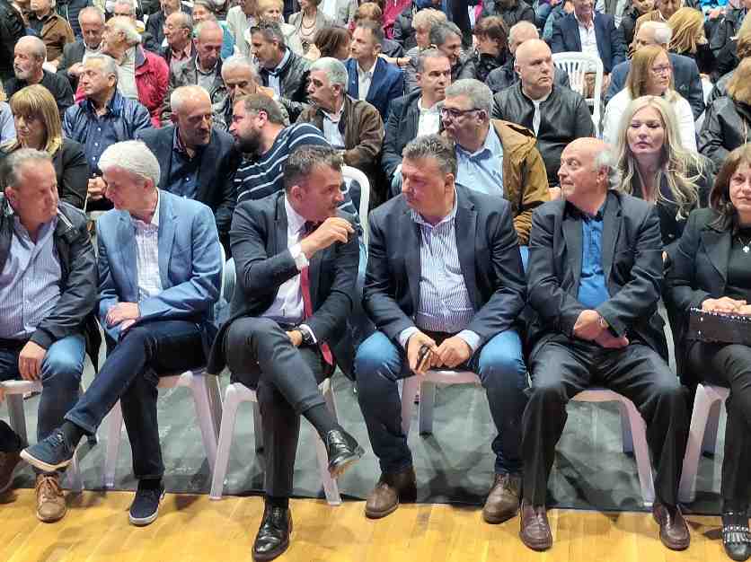 Ασφυκτικά γεμάτο το Στάδιο Αλκαζάρ για τον Χρήστο Καπετάνο