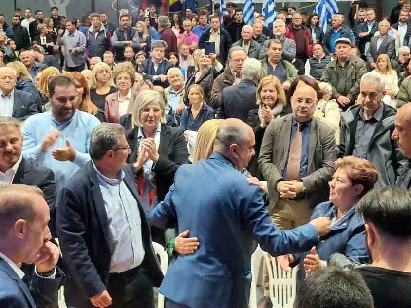 Ασφυκτικά γεμάτο το Στάδιο Αλκαζάρ για τον Χρήστο Καπετάνο