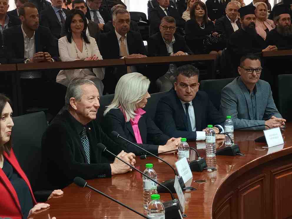 ανακηρύχθηκε επίτιμος δημότης Λάρισας ο Αρχιεπίσκοπος Αυστραλίας κ. Μακάριος 