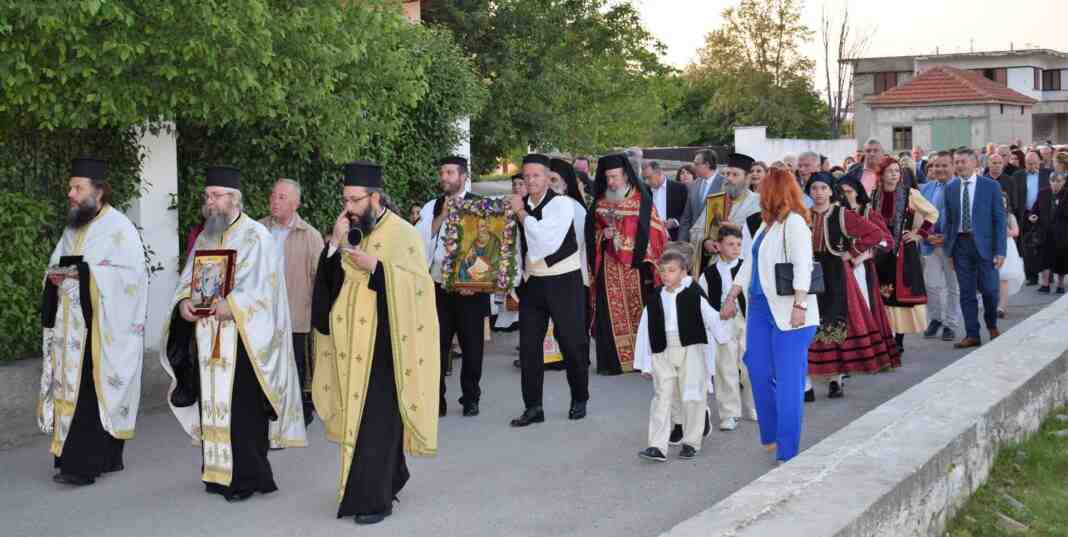 Εσπερινός στη μνήμη του Αγίου Ιωάννη του Θεολόγου στον Πλατύκαμπο