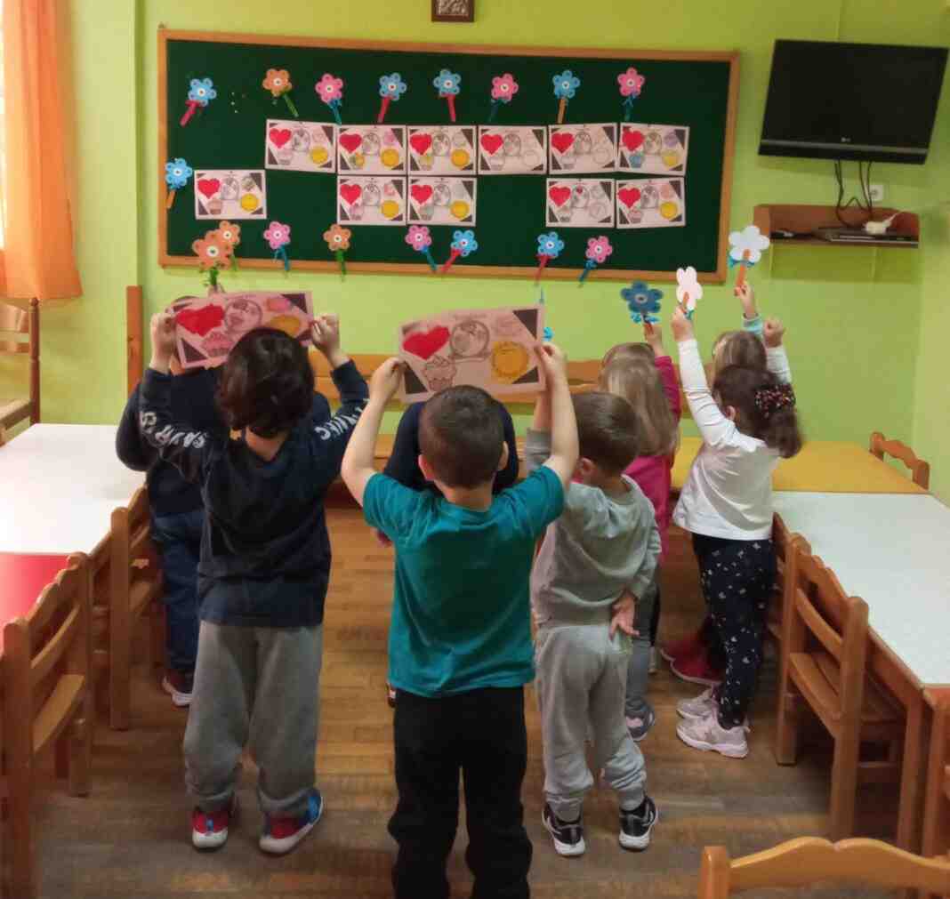 Οι παιδικοί σταθμοί του Δήμου Τεμπών διοργάνωσαν γιορτές στα πλαίσια του εορτασμού της μητέρας