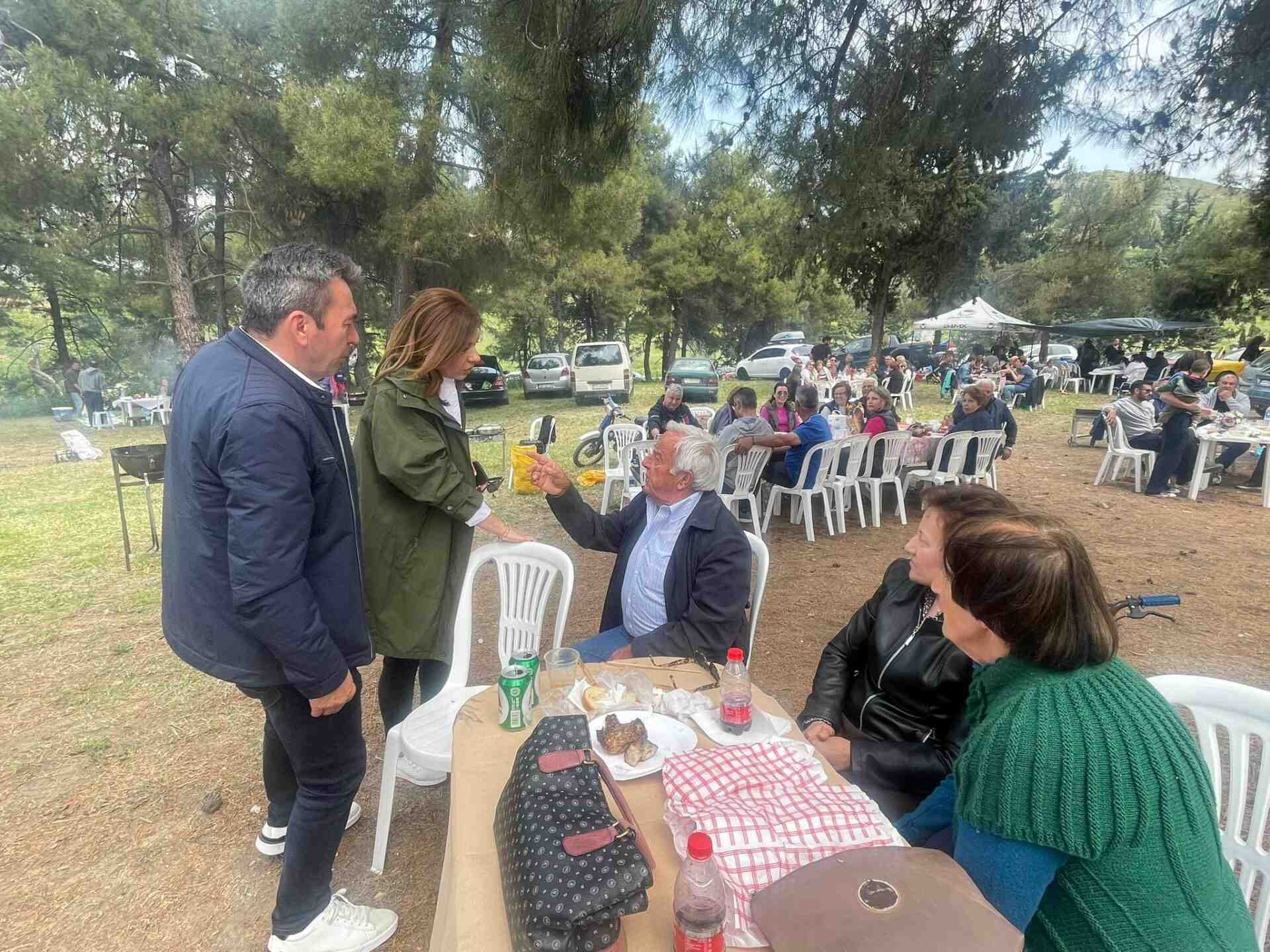 Στέλλα Μπίζιου σε Χτούρι και Κρήνη Φαρσάλων για την Πρωτομαγιά