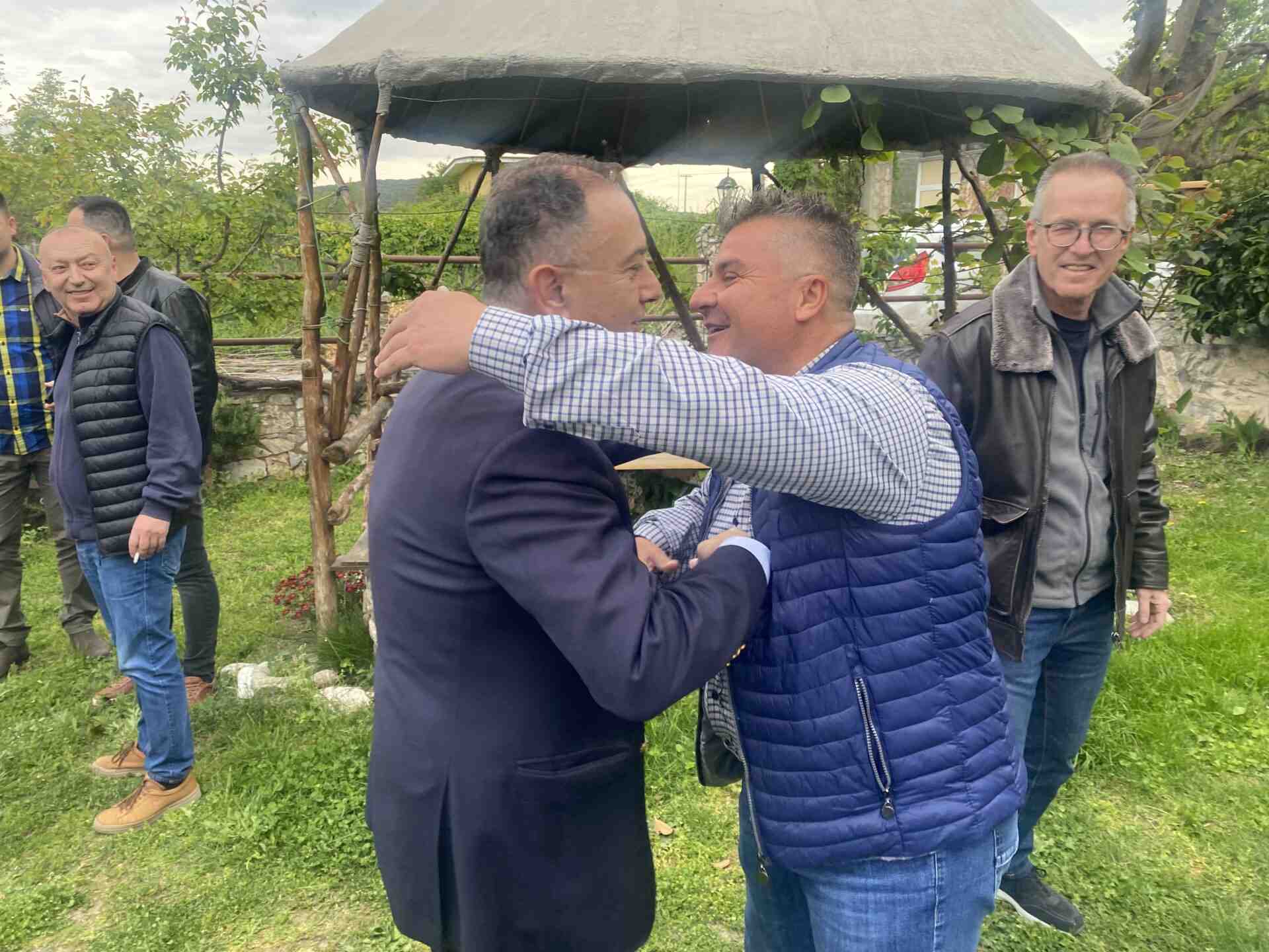 Κέλλας από Κεφαλόβρυσο, Βαλανίδα, Λουτρό