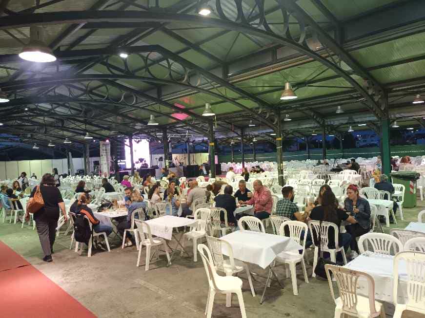 Άνοιξαν οι πόρτες του 2ου LARISSA FOODFEST στη Σκεπαστή Αγορά Νεάπολης 