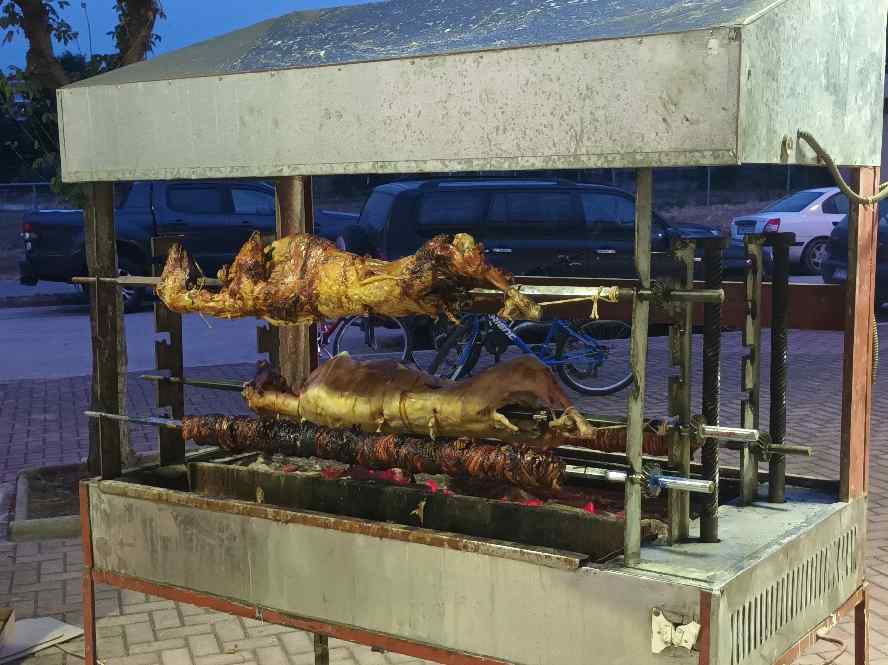 Άνοιξαν οι πόρτες του 2ου LARISSA FOODFEST στη Σκεπαστή Αγορά Νεάπολης 