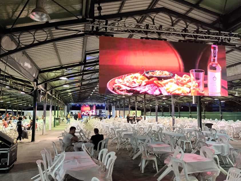 Άνοιξαν οι πόρτες του 2ου LARISSA FOODFEST στη Σκεπαστή Αγορά Νεάπολης 