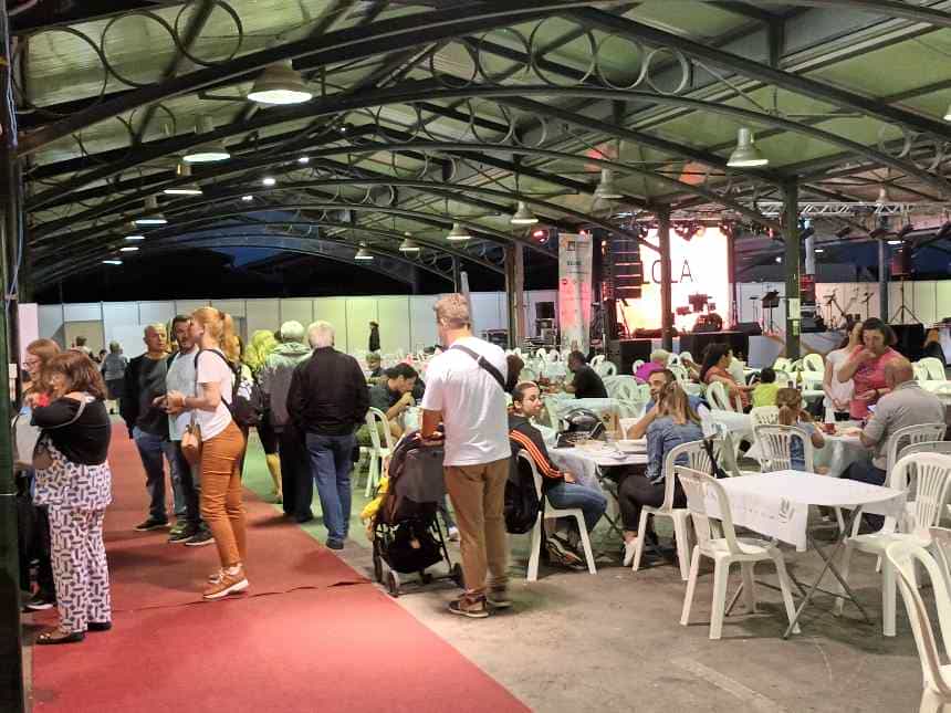 Άνοιξαν οι πόρτες του 2ου LARISSA FOODFEST στη Σκεπαστή Αγορά Νεάπολης 