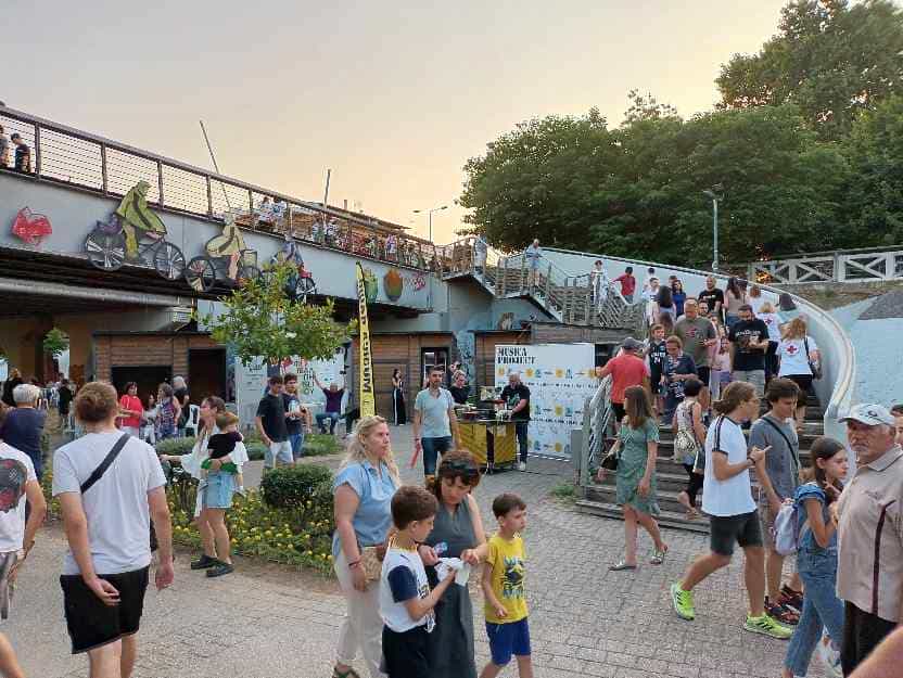 Πλήθος κόσμου στην πρώτη ημέρα του Φεστιβάλ Πηνειού 2023