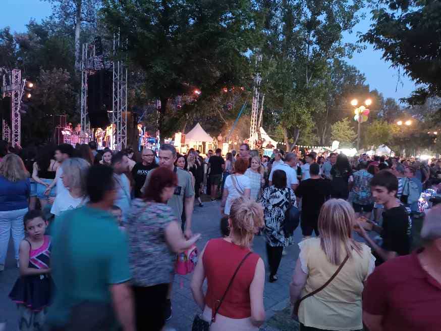 Πλήθος κόσμου στην πρώτη ημέρα του Φεστιβάλ Πηνειού 2023