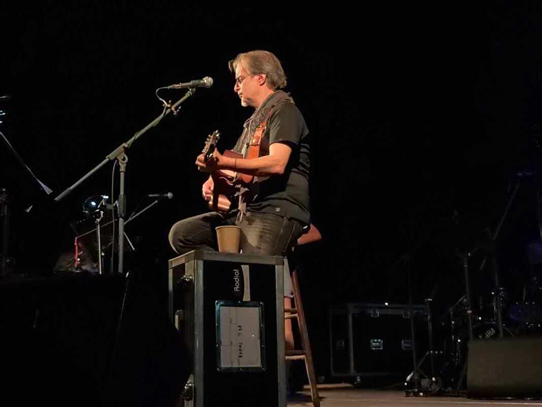 Υπέροχος Μίλτος Πασχαλιδης, ξεσήκωσε τους Λαρισαίους στο Φεστιβάλ Πηνειού