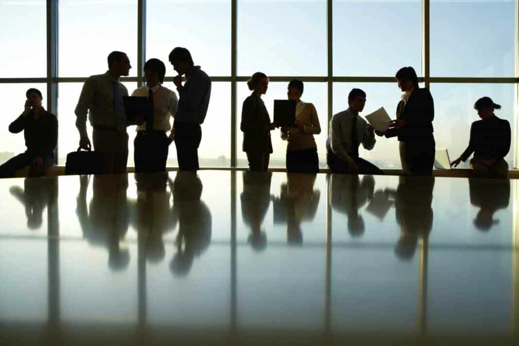 αργια αγιου πνευματος εργασία