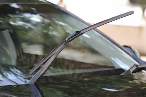 yalokatharistiras Σηκωμένοι υαλοκαθαριστήρες