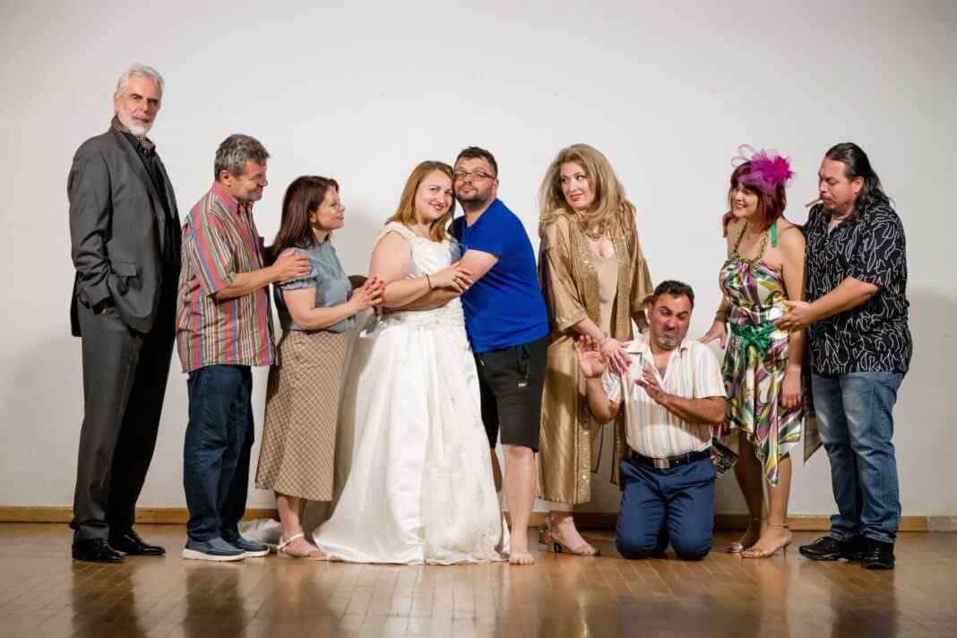 Έροτα Τίρανε 280623 - Αντιγραφή Την κωμωδία «Έροτα Τίρανε» παρουσιάζει το Θεατρικό Εργαστήρι του Δήμου Κιλελέρ