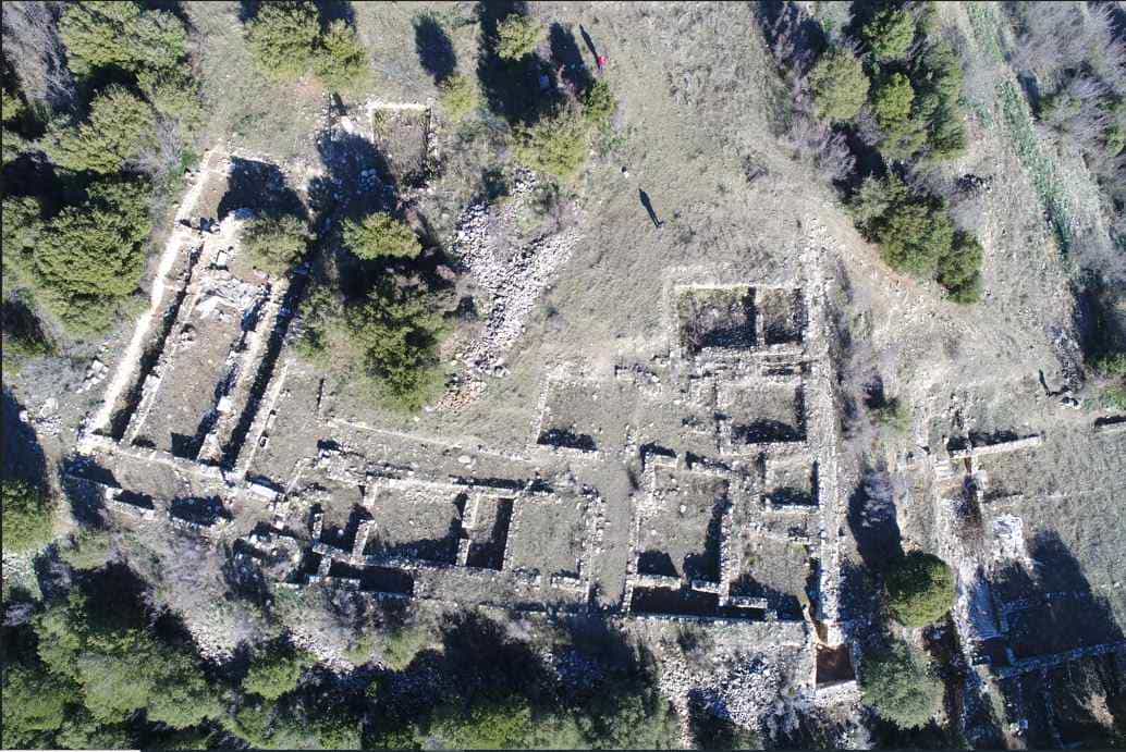 ΚΑΣΤΡΙ ΔΟΛΙΧΗΣ Εφορεία Αρχαιοτήτων Λάρισας «ΠΡΑΣΙΝΕΣ ΠΟΛΙΤΙΣΤΙΚΕΣ ΔΙΑΔΡΟΜΕΣ 2023»: Περιήγηση στους αρχαιολογικούς χώρους του Σαρανταπόρου και της Δολίχης
