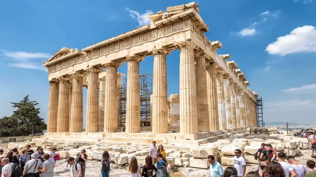 Υπερτουρισμος στην Ακρόπολη