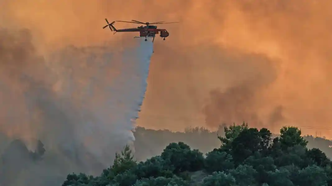 Φωτιά στον Όλυμπο – Έχουν σηκωθεί ελικόπτερα