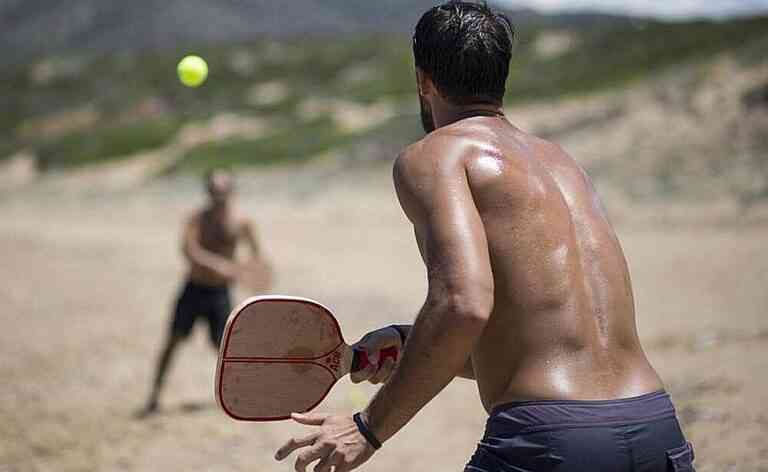 ρακετες στην παραλία
