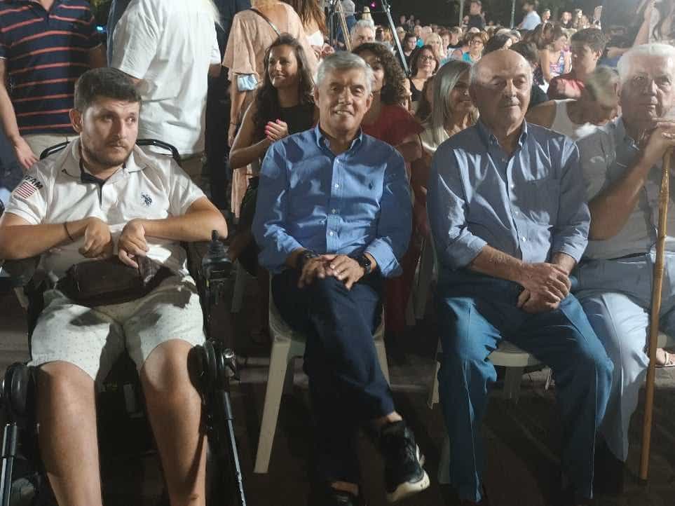 Disco πάρτυ στη δημοτική πισίνα της ΝεάποληςΈνα μεγάλο πάρτυ υποδέχεται τον Σεπτεμβριο η δημοτική πισίνα στην Νεάπολη και το summer coffee Bar, το Σάββατο 2 Σεπτεμβρίου.Καλεσμένος στην δημοτική πισίνα ο dj Γιάννης Καλλιμάνης, ο οποίος έχει ετοιμάσει μια βραδιά disco για τους συμμετέχοντες.H έναρξη της εκδήλωσης έχει προγραμματιστεί για τις 10 το βράδυ. 