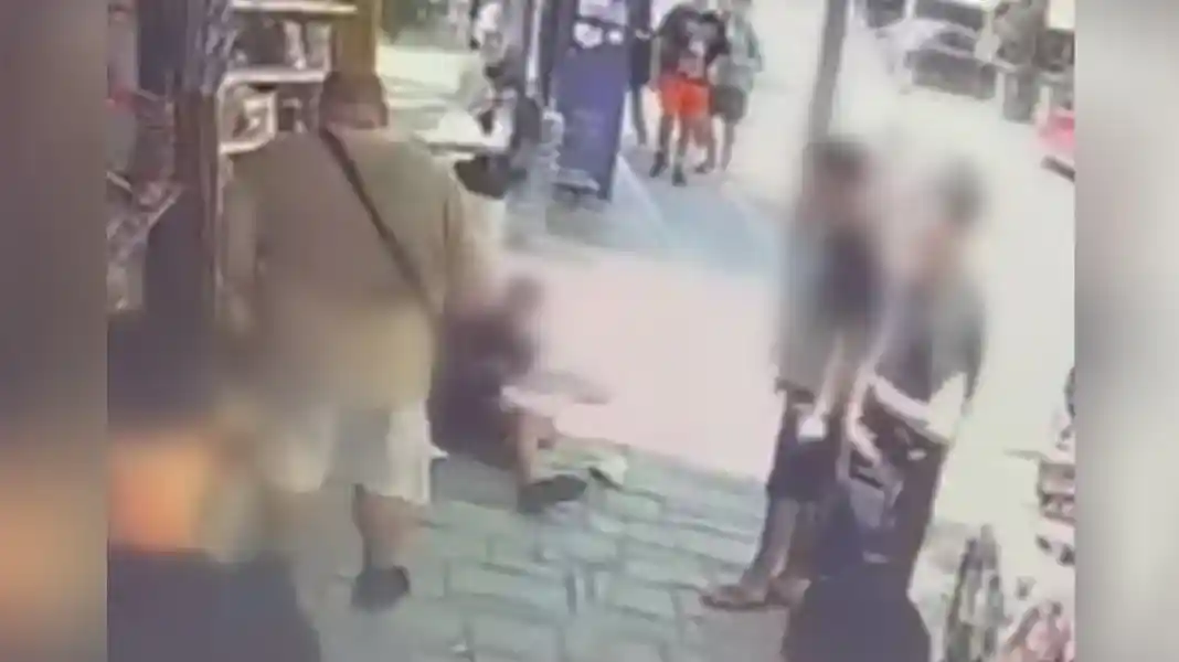 Κατερίνη: Άνδρας σπρώχνει με δύναμη ανήλικο και τον «πετάει» σε ράφια περιπτέρου